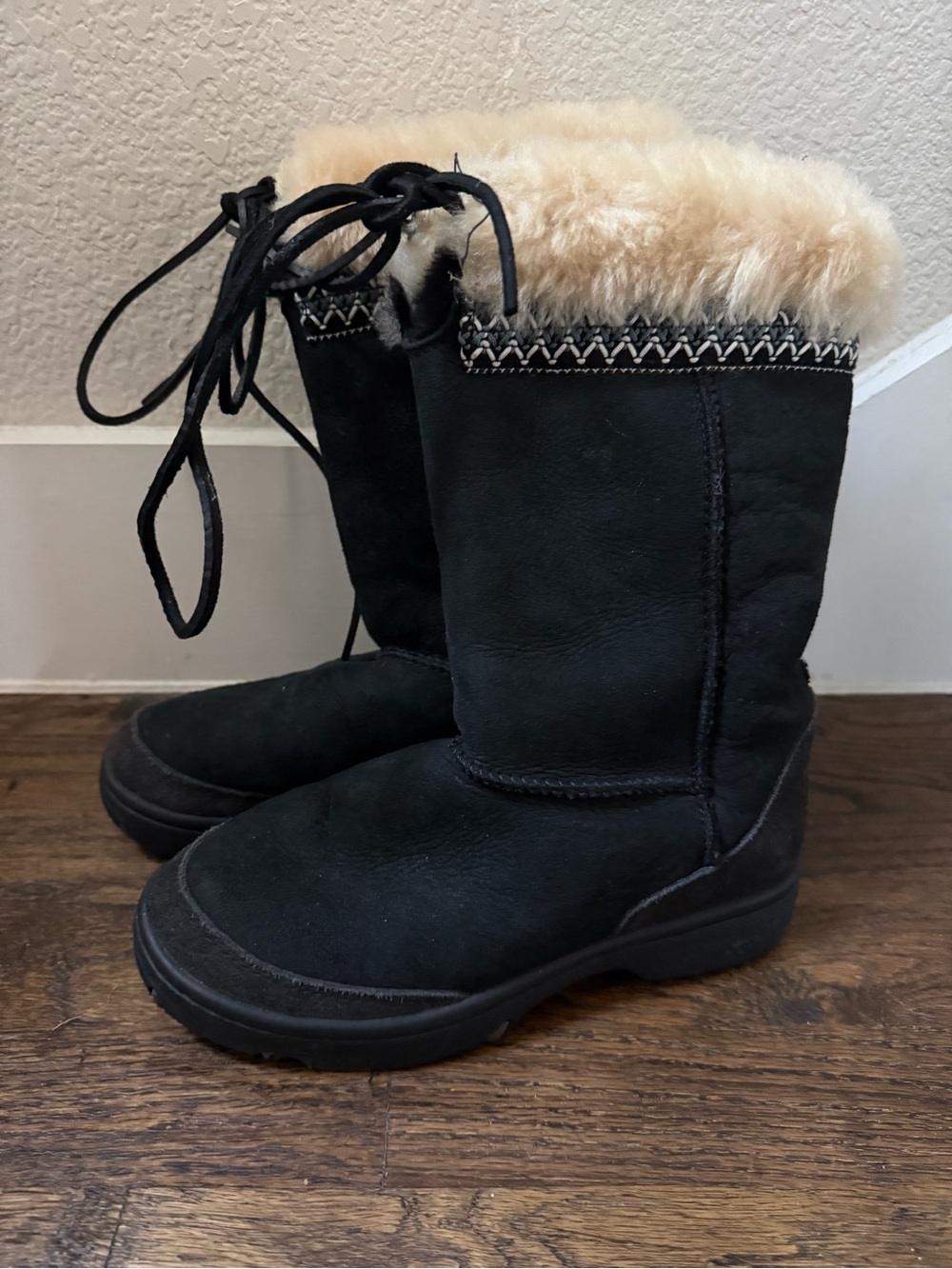 UGG Australia Ultimate Cuff 5273